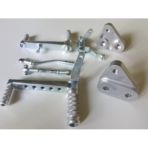 PEDANE-APPOGIAPIEDI-GOMMINI-Kit Pedane Arretrate per Moto Guzzi 850 Le Mans