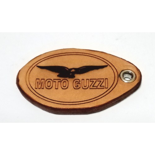 ABBIGLIAMENTO - CASCHI-ACCESSORI-Portachiave in Cuoio Marrone Inciso Ambi Lati "Moto Guzzi" - "Lavoro Artigianale" cm 5,5 X3,...