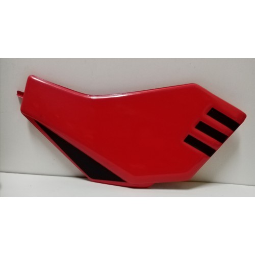 CARENATURE-FIANCHETTI-GOMMINI-STAFFE-Fianhetto DX Rosso Copriaccumolatore per Moto Guzzi V35 TT-V65 TT