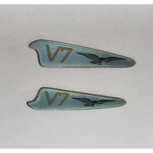 BORDI TESTATA - PARAGINOCCHIA-Coppia Adesivi Destro-Sinistro per Paraginocchia per Moto Guzzi V7III 750-850